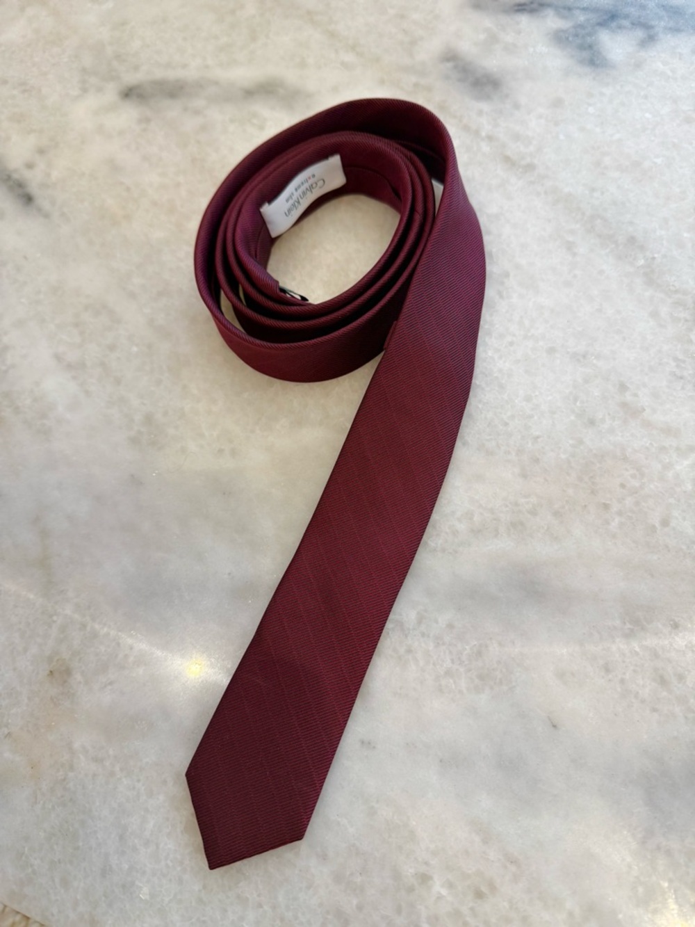 New Calvin Klein 100% Silk Burgundy Slim Tie